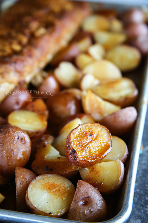 Roasted Balsamic Potatoes - Easy side dish recipe